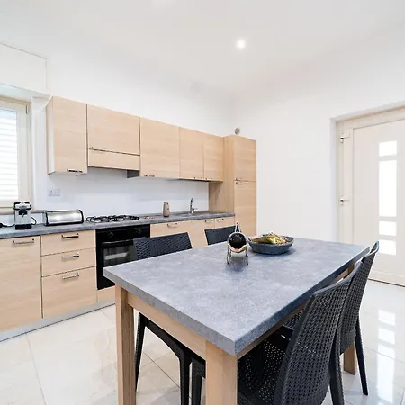 Ermes Deluxe - Lungomare - Baia - Lido - By Click Salento شقة غالّيبولي