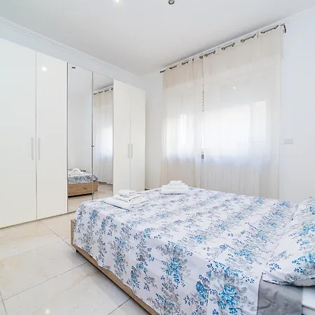 Ermes Deluxe - Lungomare - Baia - Lido - By Click Salento شقة