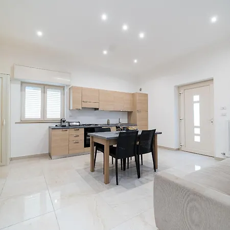 Ermes Deluxe - Lungomare - Baia - Lido - By Click Salento アパート ガリポリ