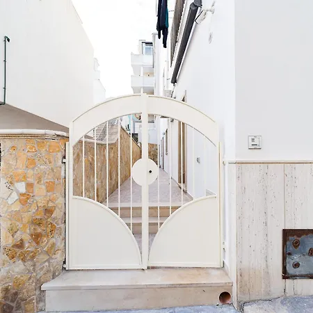Ermes Deluxe - Lungomare - Baia - Lido - By Click Salento * غالّيبولي